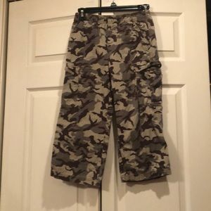 OshKosh B’gosh size 7 Pull on Camo Pants